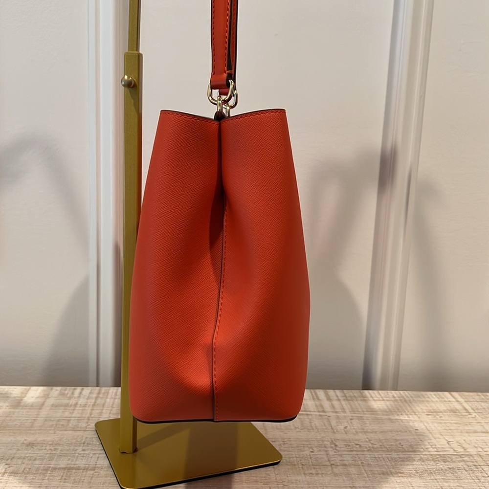 Michael Kors Orange Shoulder Bag with Saffiano Leather NWOT - Picture 4 of 13